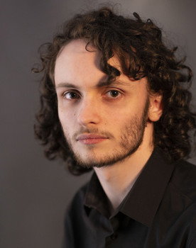 Christopher Benning as Robbie Morris