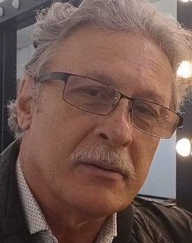 Alberto Palacio as Jairo Medellín