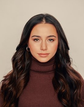 Sky Katz as Tess (voice)