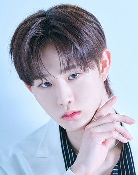 Ji Yun-seo as Self - Contestant