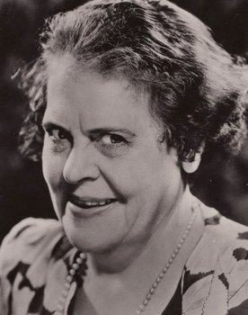 Marie Dressler as Tillie Tinkelpaw
