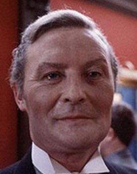 Donald Pickering as Beyus