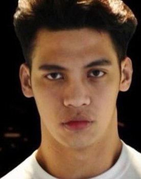 Fritz Daniel Aban as Ian