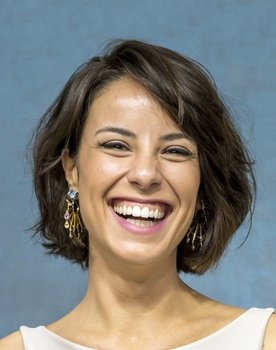 Andréia Horta as Alice