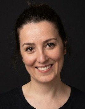 Sedef Pehlivanoğlu as Gül