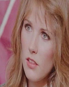 Elizabeth Guard as إيفا