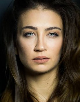 Ceren Benderlioğlu as Gül