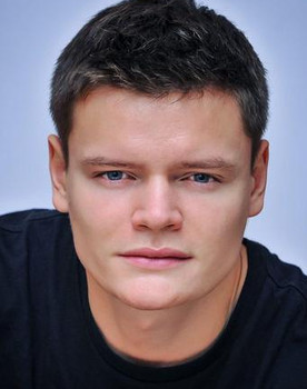 Дмитрий Брейкин as Орех