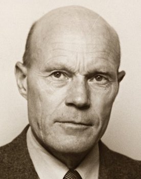 Tarjei Vesaas as Himself (archive footage)