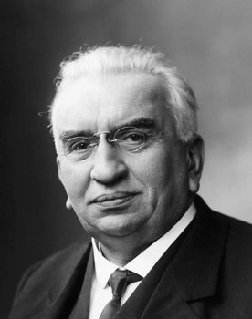 Louis Lumière as Self