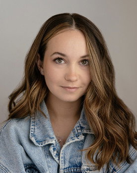 Natalie Rose Miller as Lauren