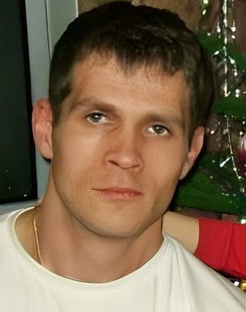 Vitaliy Adasyuk as Колян