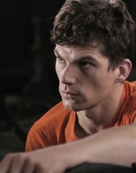 Yann Trégouët as Thierry Chartier