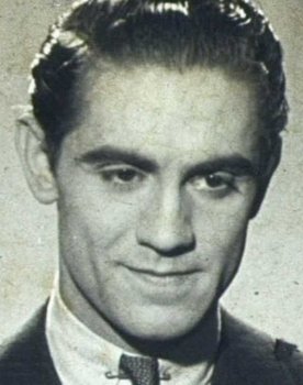 Ismael Merlo as Alberto del Vall