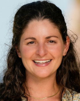 Bianca Roses as Leyla