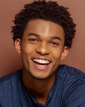 Juan Paiva as Mauricio
