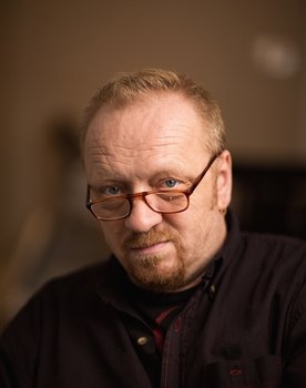 Jasmin Geljo as Ivan