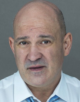 Jason Weinberg as Hank