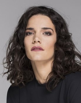 Danae Skiadi as Mother