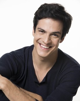 Mateus Solano as Domingos