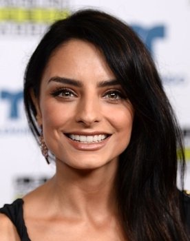 Aislinn Derbez