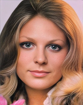 Galina Mikeladze as Нюра (новела «Волки»)