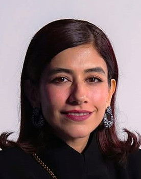 Syra Yousuf as Zoya
