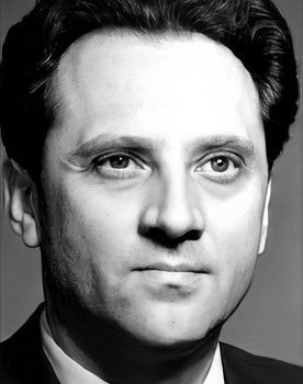 Vitold Uspenskiy as Лятьевский