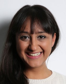 Ecem Erkek as Gülseren