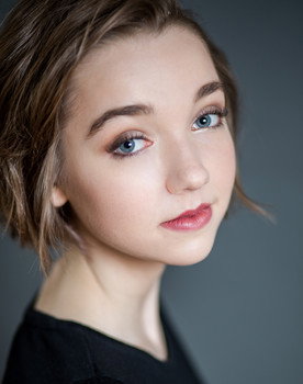 Julia Sarah Stone as