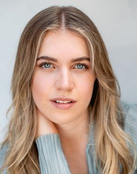 Juliette Martin as Olivia