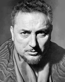 Pierre Brasseur as le Père Ballanchon