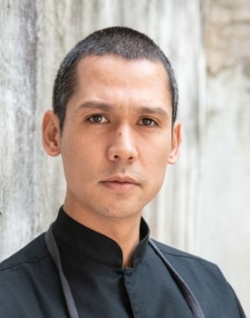 Sotiris Kontizas as Host & Judge