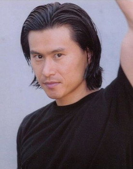 Pak Ho-Sung as Henry