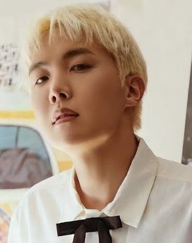 Jung Ho-seok as Self
