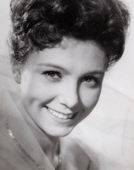 Gardy Granass as Marie Fröhlich