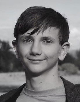 Tyler Flickinger as Andy