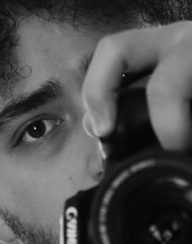 Luis León as Himself