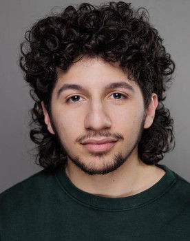 Alessandro Leone as Harrison