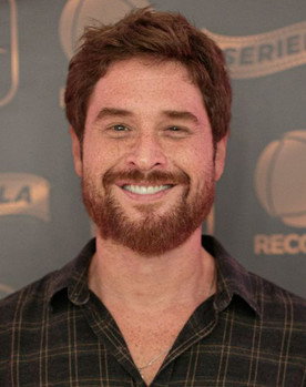 Cirillo Luna as Gael Freitas