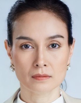 Apasiri Nitibhon as Dew's Mother