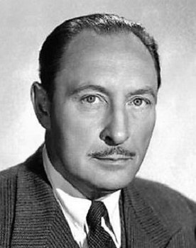 Lionel Atwill as Courtenay Urquhart