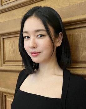 Ahn Eun-jin as Lee Mi-joo