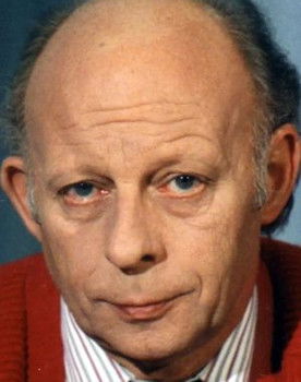 Dieter Adler as Sports Reporter