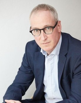 Manuel Boecker as Gangster