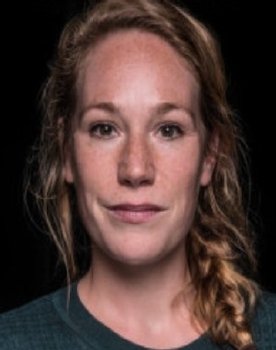 Hanne Arendzen as Esther