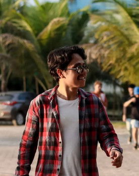 Pedro Iam Moraes as Ivan