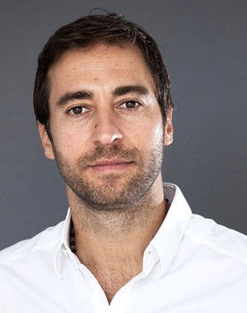 Mathieu Flamini as 