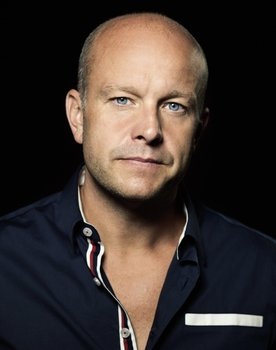 Fredrik Hallgren as Bengt