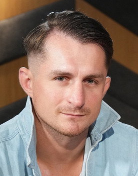 Andrej Kalasnik as Self